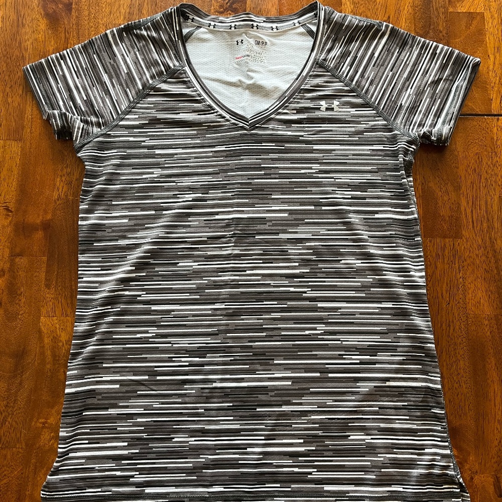 Small Under Armour HeatGear V-neck t-shirt in gray/black/white stripe pattern.